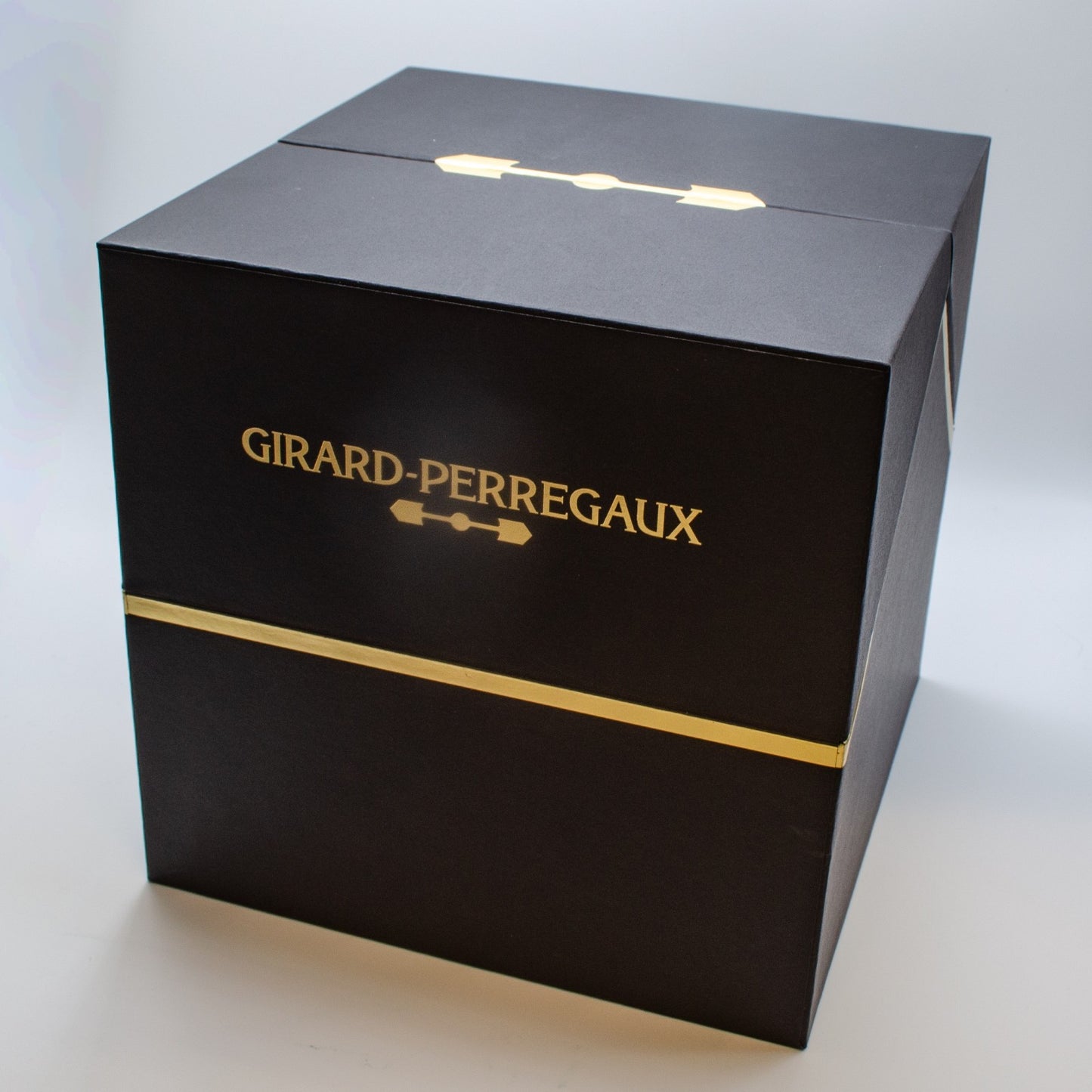 Girard-Perregaux Laureato Chronograph 81020-11-631-11A Black Dial Full Set