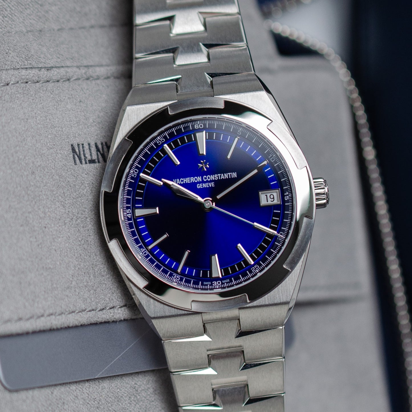 Vacheron Constantin Overseas 4520V/210A-B128