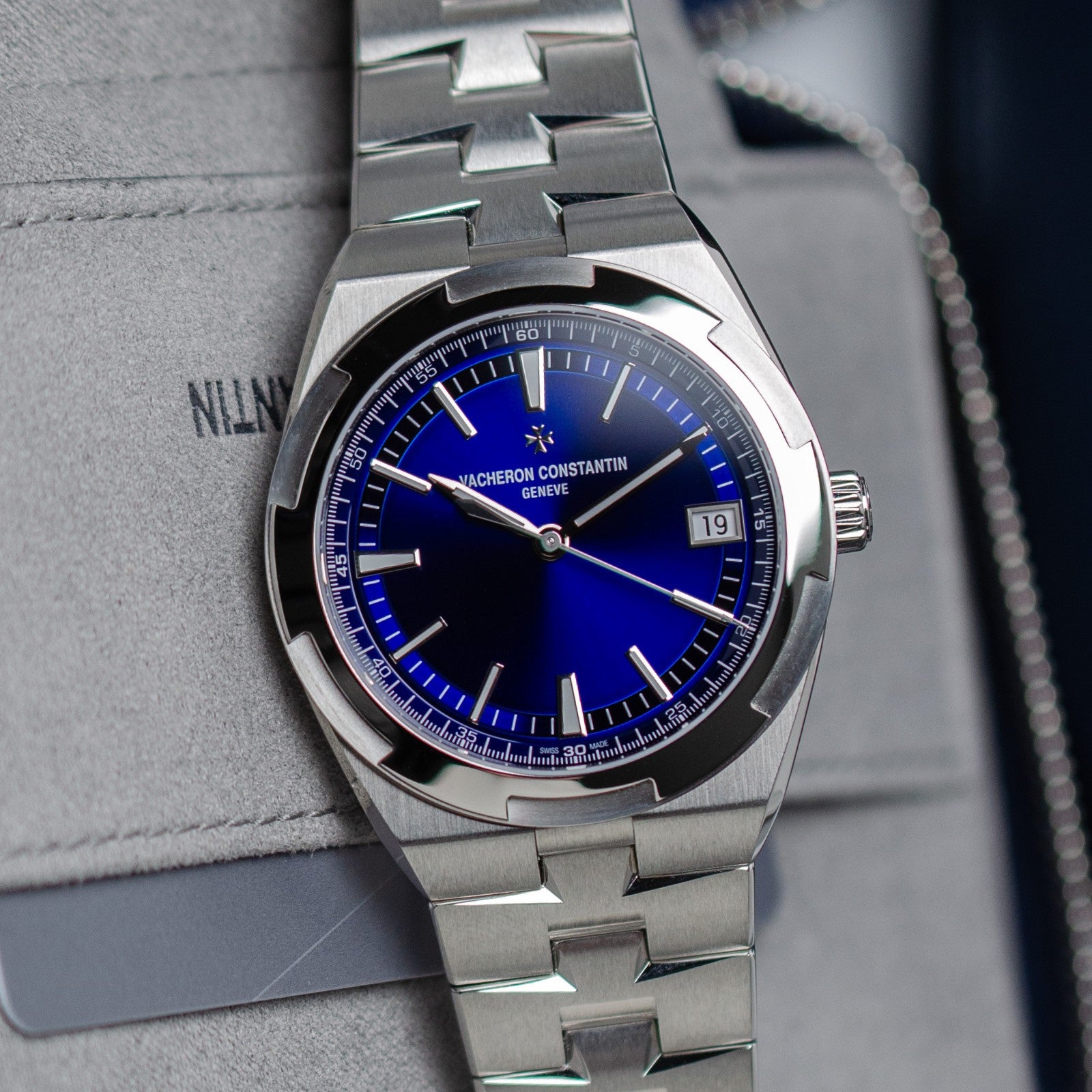 Vacheron Constantin Overseas 4520V/210A-B128