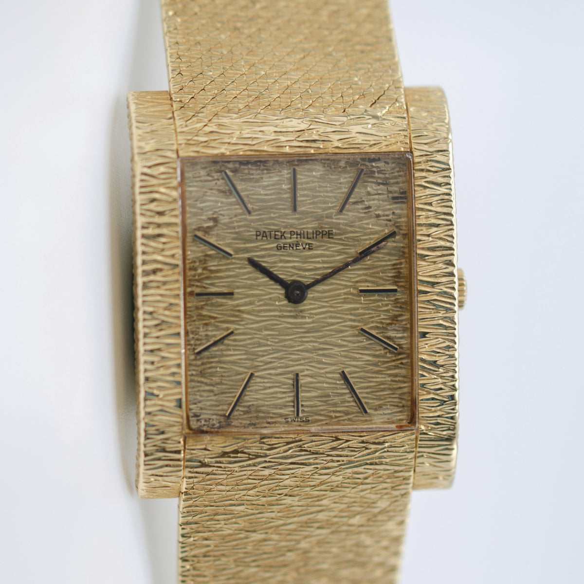 Patek Philippe Ref. 3553/1 18K Yellow Gold Bark Finish 1969 with Extract
