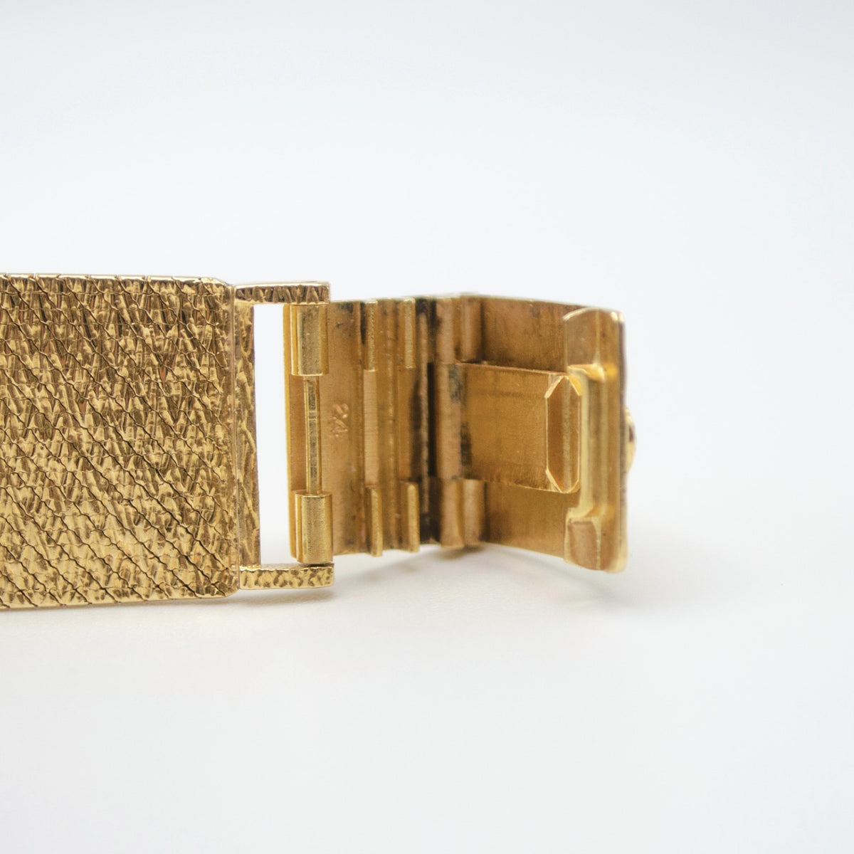 Patek Philippe Ref. 3553/1 18K Yellow Gold Bark Finish 1969 with Extract