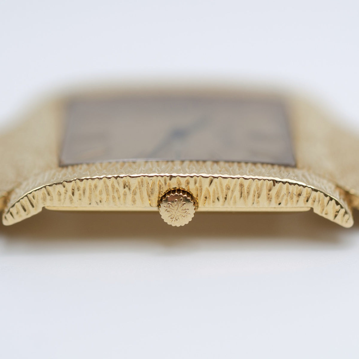 Patek Philippe Ref. 3553/1 18K Yellow Gold Bark Finish 1969 with Extract