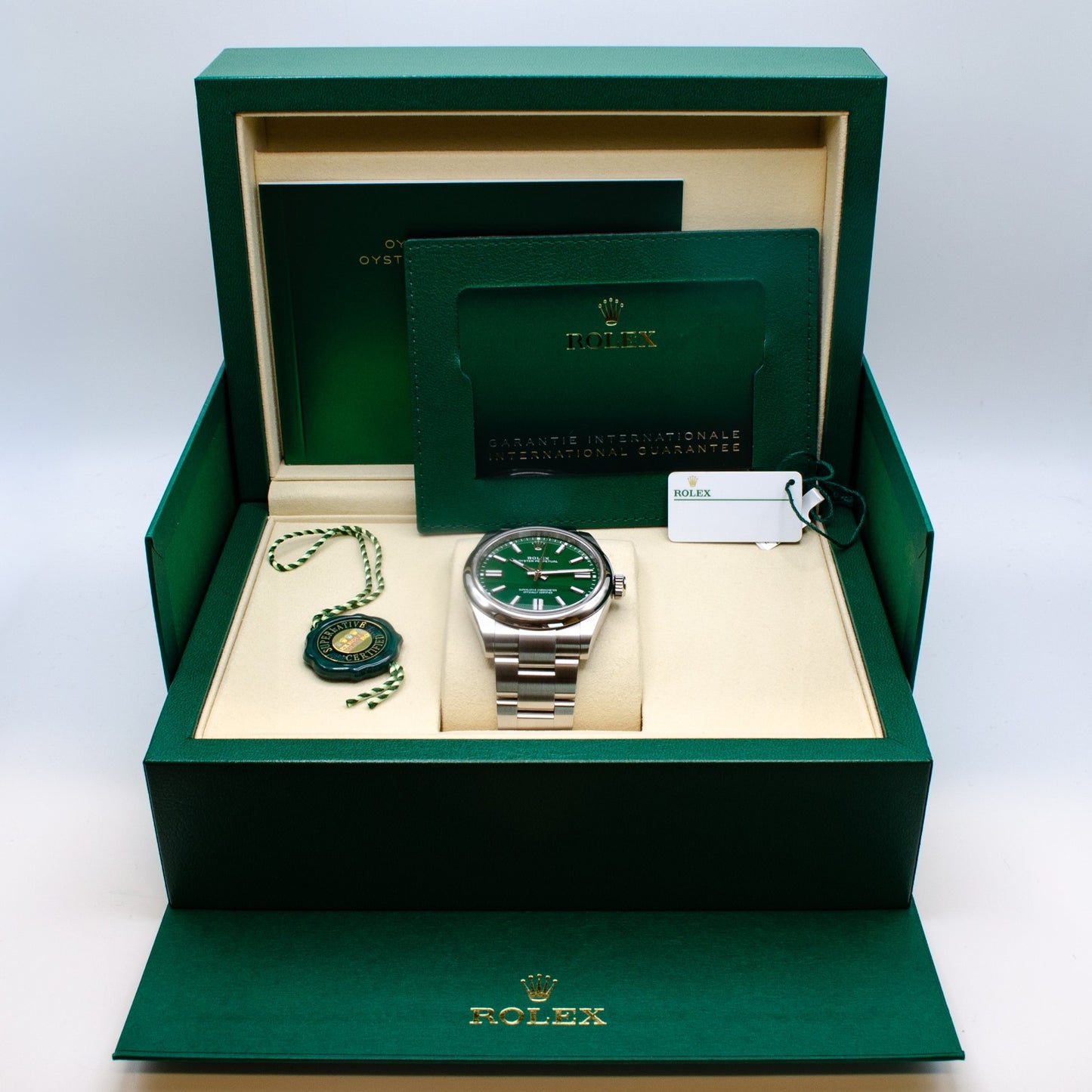 Rolex Oyster Perpetual 41mm Green 134300 2025 Full Set