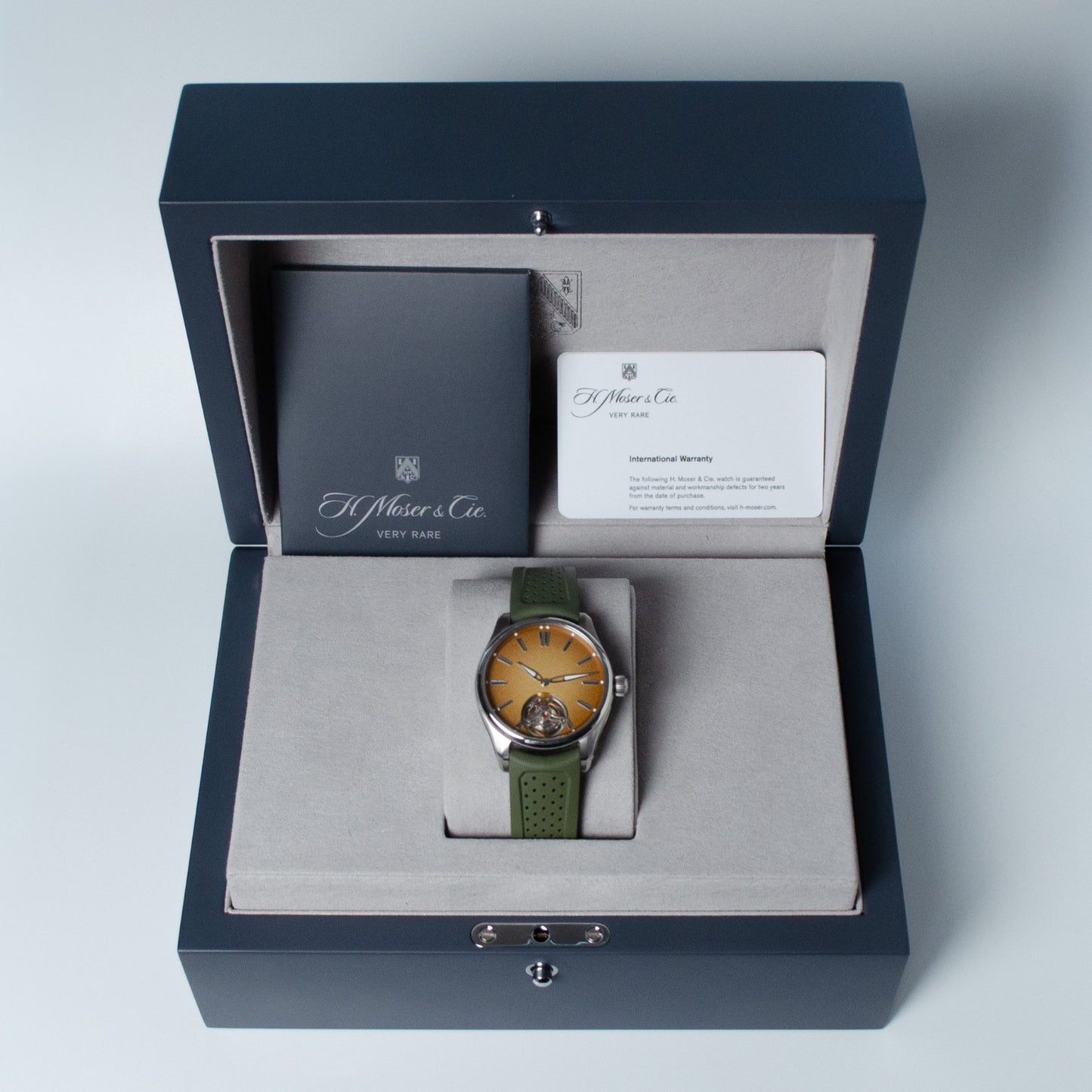 H. Moser & Cie. Pioneer Tourbillon Amber Sand - Bucherer Exclusive