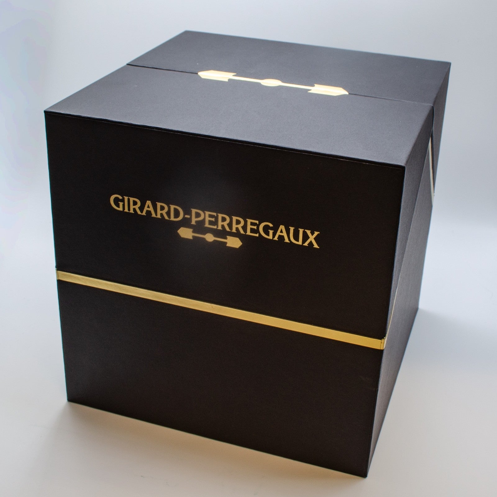 Girard-Perregaux Laureato Chronograph 81020-11-631-11A Black Dial Full Set