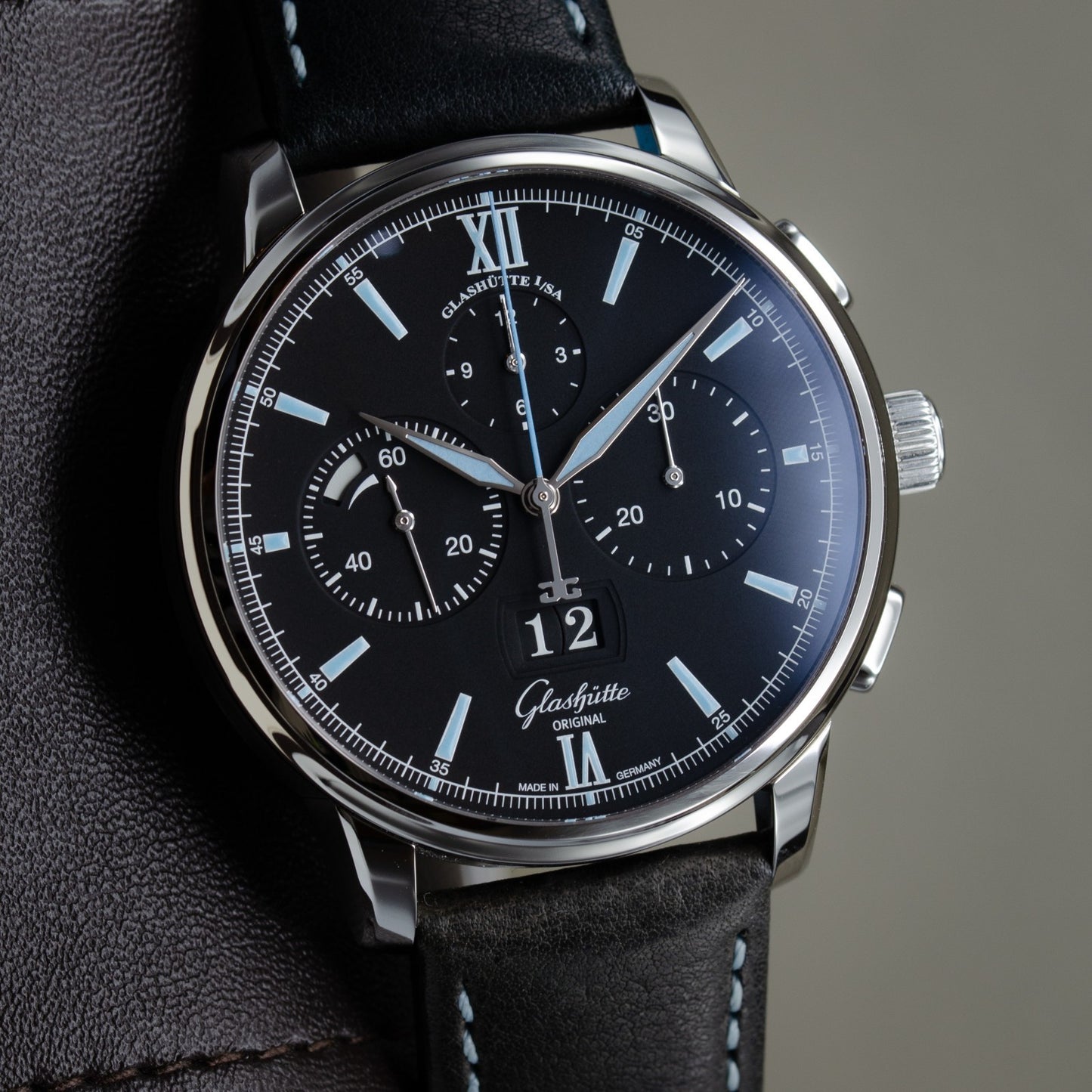 Glashütte Original Senator Chronograph Panorama Date 1-37-01-03-02-35