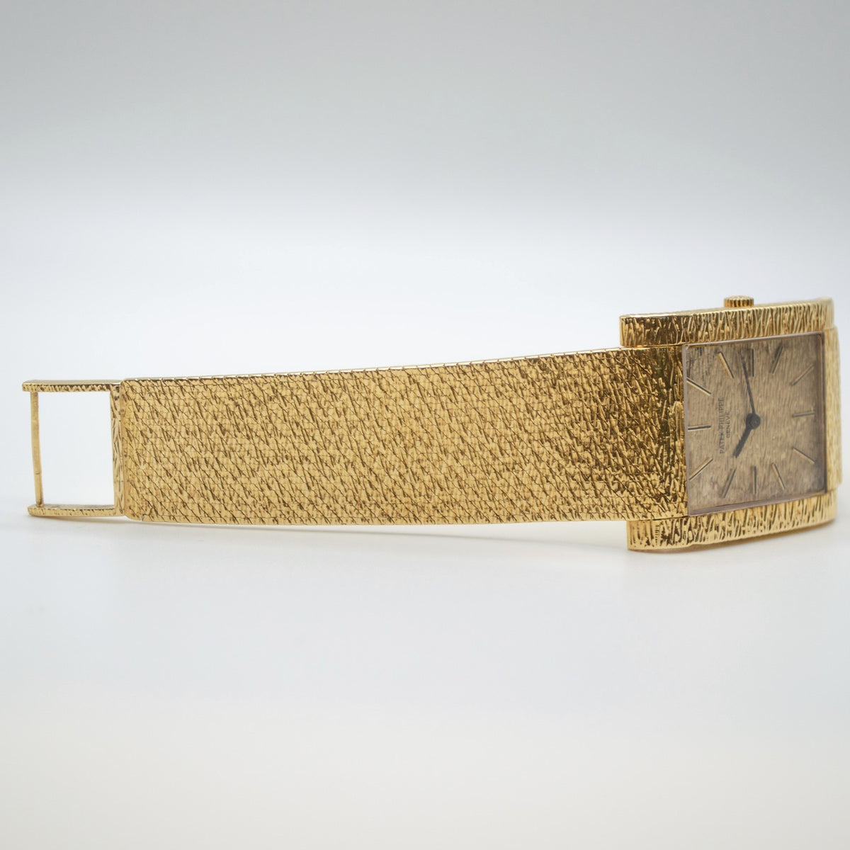 Patek Philippe Ref. 3553/1 18K Yellow Gold Bark Finish 1969 with Extract