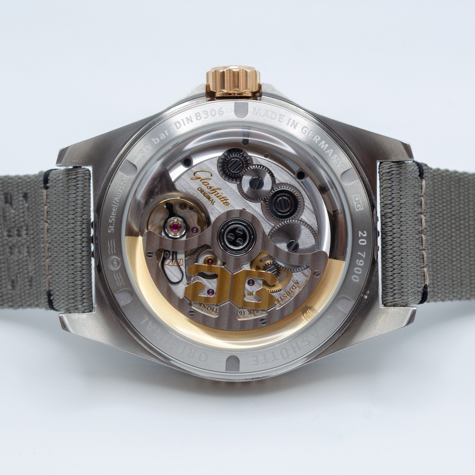 Glashütte Original SeaQ Panorama Date Steel & Rose Gold 1-36-13-04-91-34